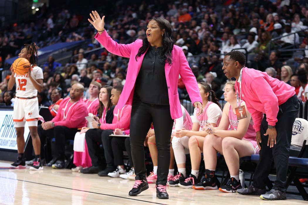 Hoover High School wins fourth consecutive state title in girls basketball, led by standout sophomore Khloe Ford